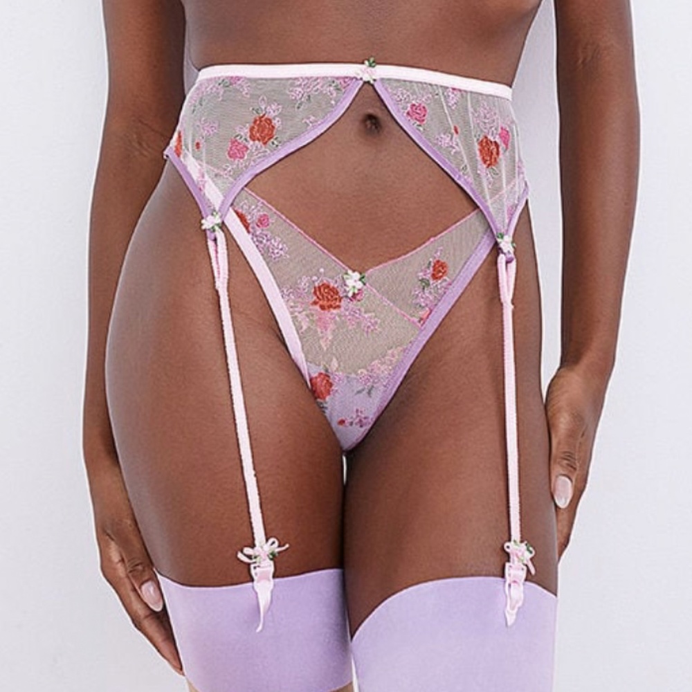 For Love and Lemons 🍋 Rose Bloom Garter